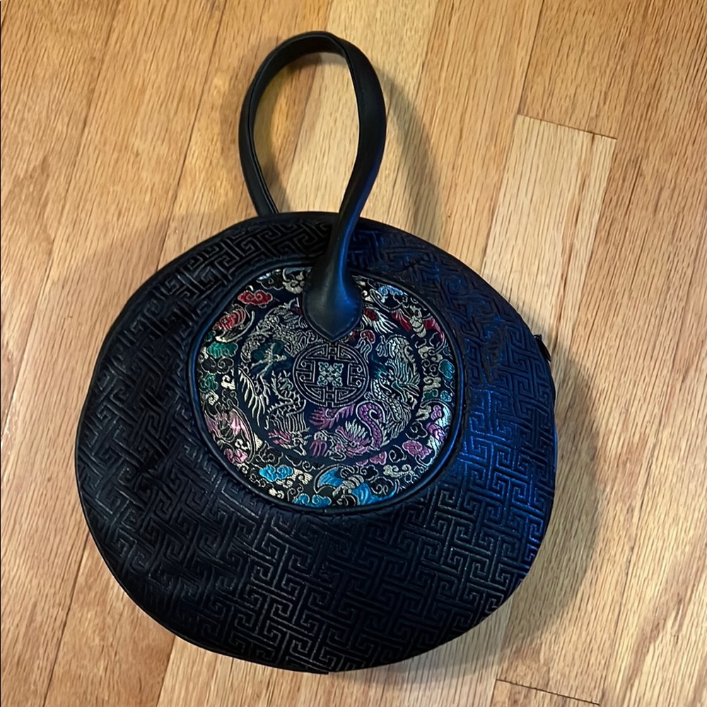 Chicos black wristlet purse